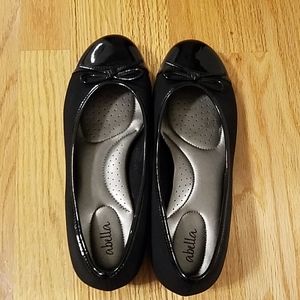 Abella black ballet flats